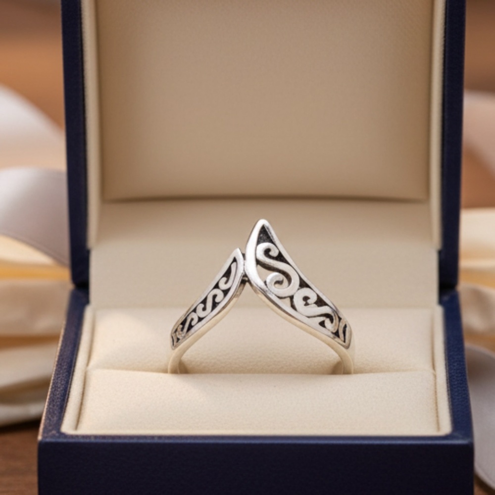 Womens Sterling Silver‎ 925 Chevron Band Ring Size 6